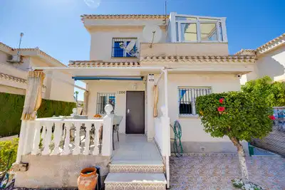 3 bedrooms, 2 bathrooms Villa in Orihuela Costa thumb 2