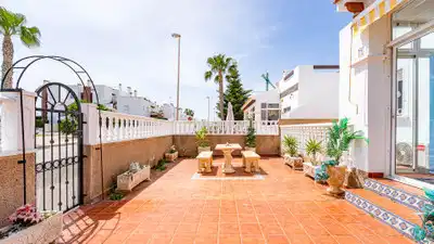 3 bedrooms, 2 bathrooms Townhouse in Punta Prima thumb 8