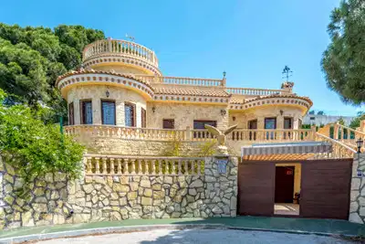 4 bedrooms, 3 bathrooms Villa in Campoamor