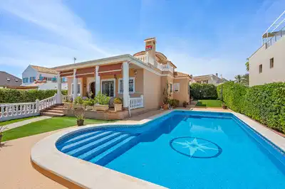 6 bedrooms, 5 bathrooms Villa in La Mata