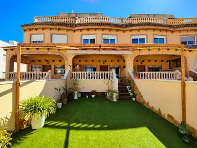 4 bedrooms, 3 bathrooms Townhouse in Guardamar del Segura