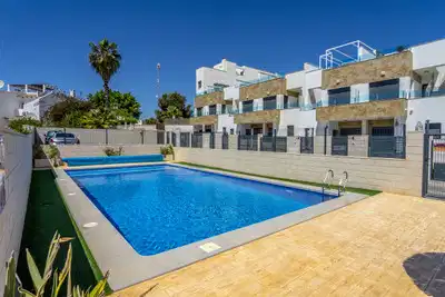 3 bedrooms, 3 bathrooms Townhouse in Villamartin thumb 2