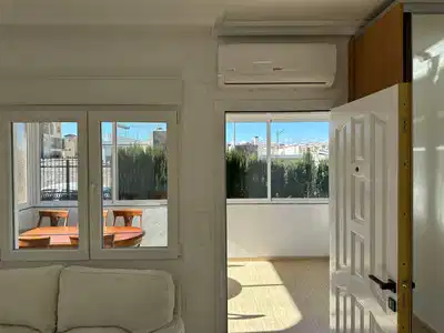 4 bedrooms, 3 bathrooms Townhouse in Villamartin thumb 5
