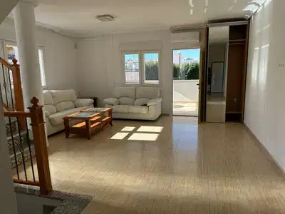 4 bedrooms, 3 bathrooms Townhouse in Villamartin thumb 9