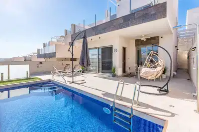 3 bedrooms, 3 bathrooms Villa in Orihuela Costa thumb 5