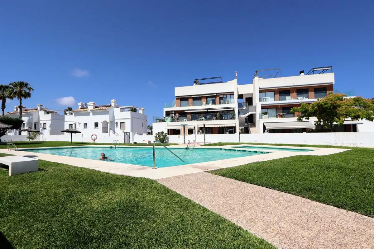 2 bedrooms, 2 bathrooms Apartment in Villamartin