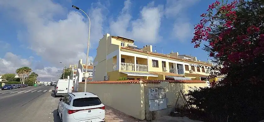3 bedrooms, 2 bathrooms Townhouse in La Mata