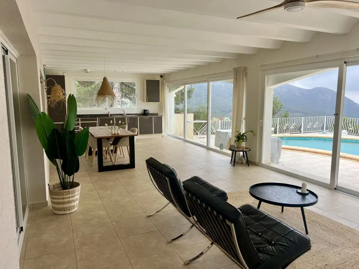3 bedrooms, 3 bathrooms Villa in Finestrat