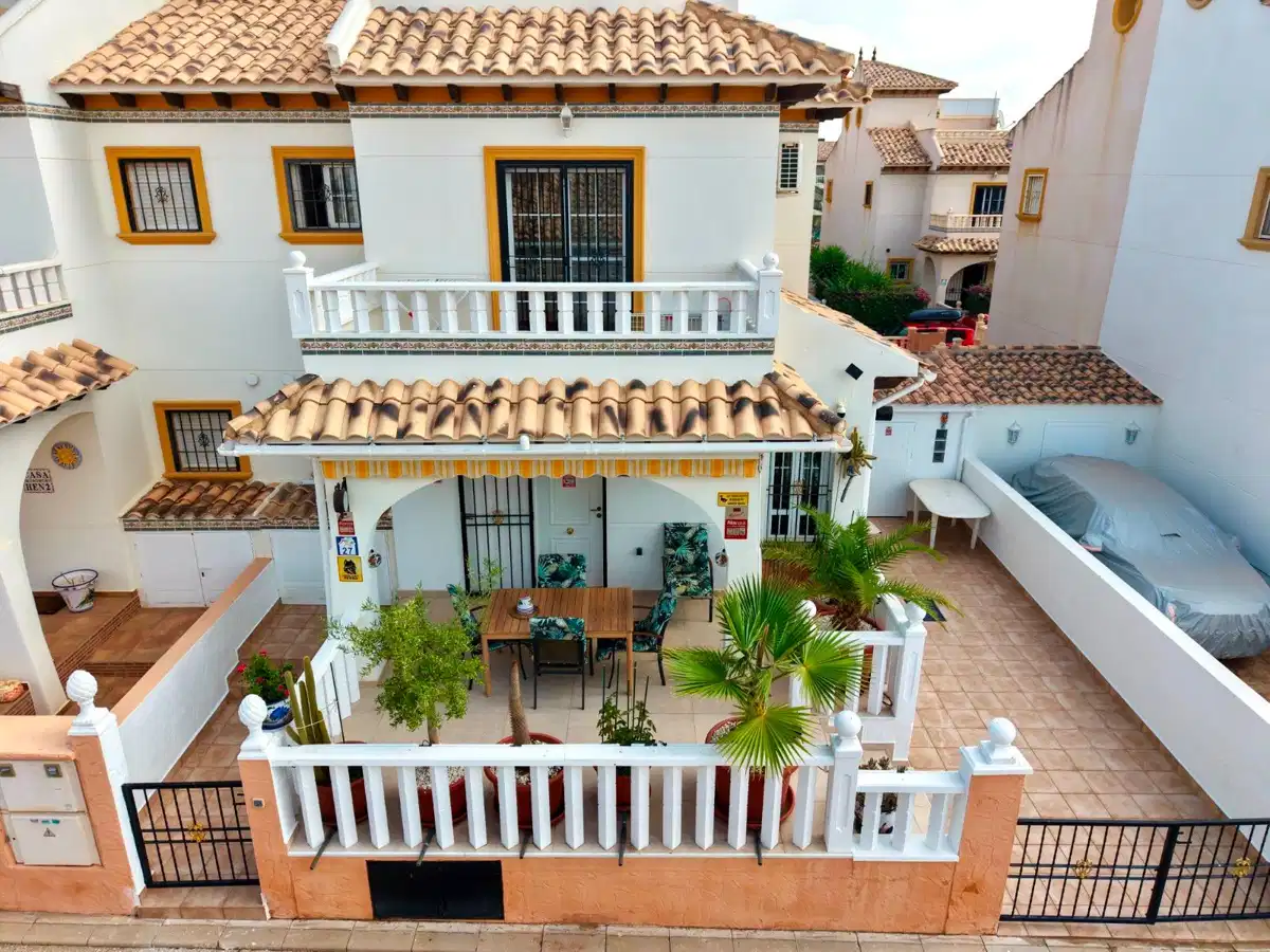 2 bedrooms, 2 bathrooms House in Orihuela Costa