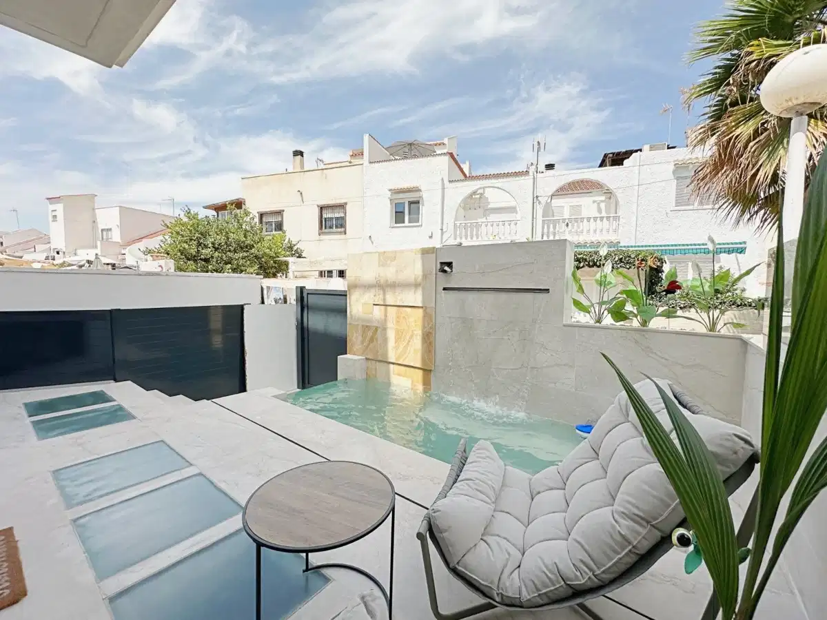 3 bedrooms, 3 bathrooms Townhouse in Torrevieja