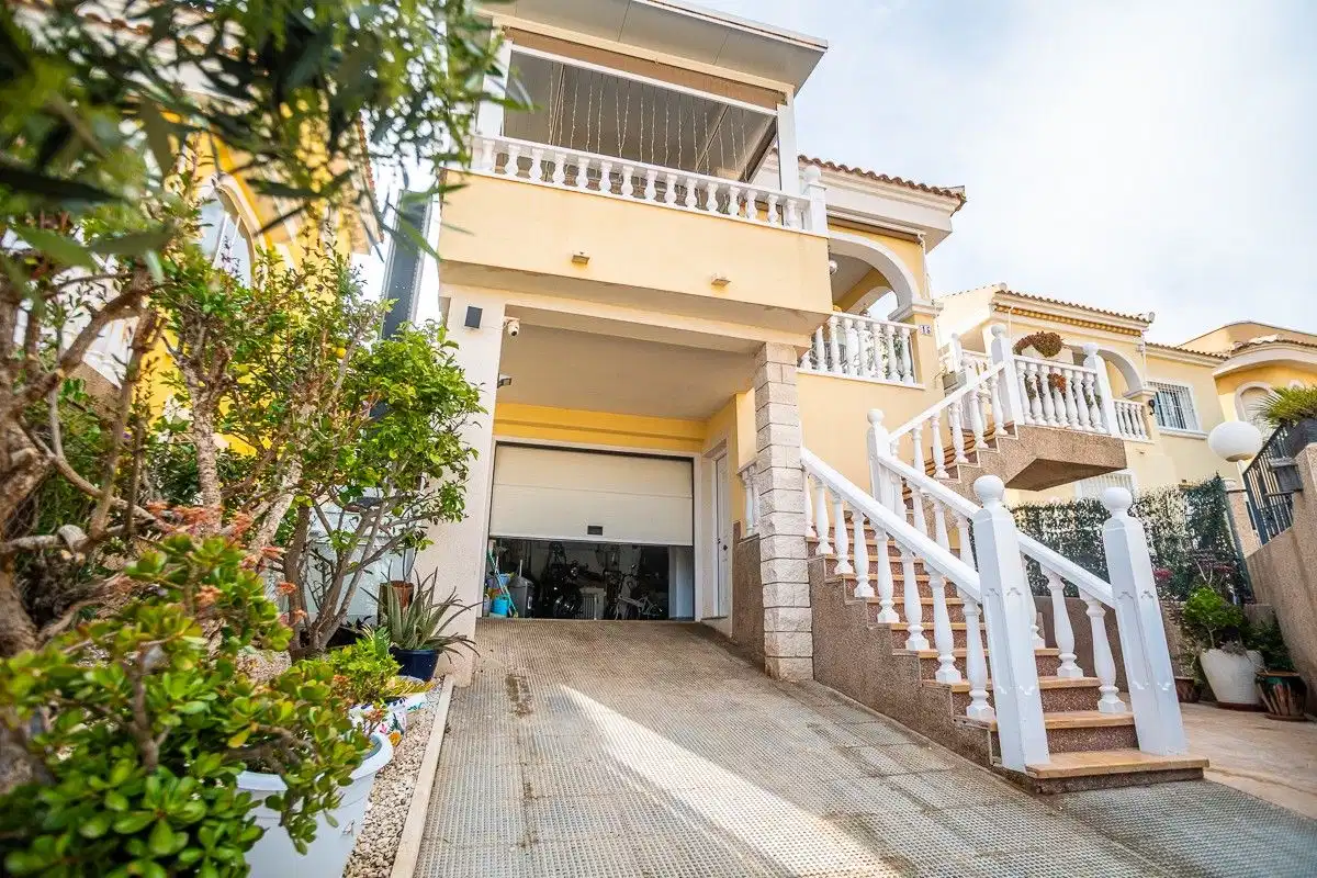 3 bedrooms, 2 bathrooms Villa in San Fulgencio