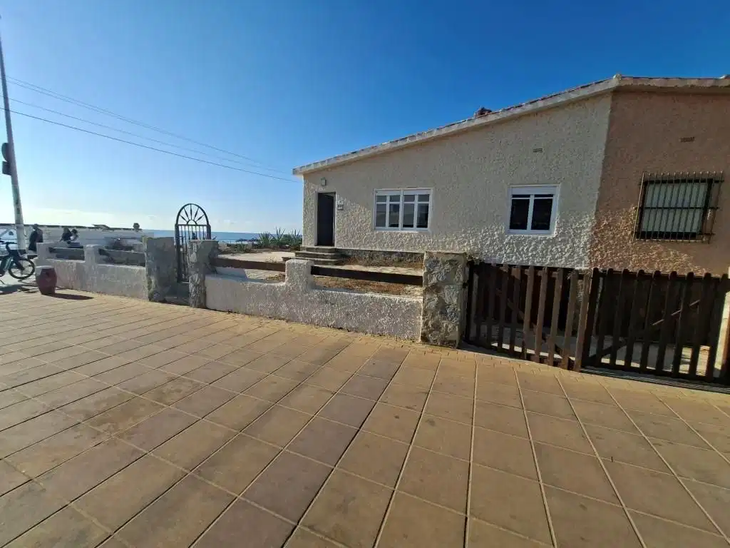3 bedrooms, 1 bathrooms Townhouse in Torrevieja