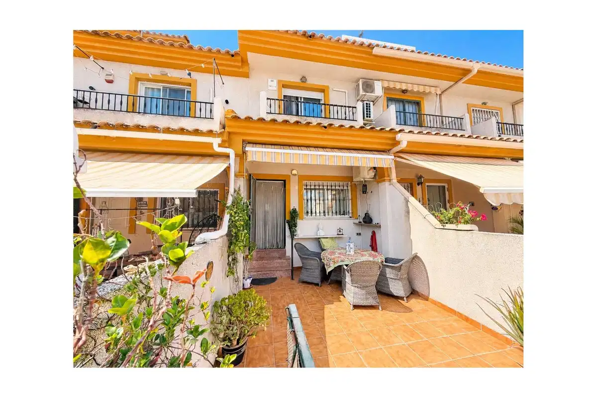 2 bedrooms, 2 bathrooms Townhouse in Daya Nueva
