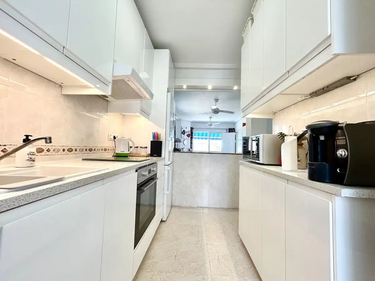 5 bedrooms, 4 bathrooms Villa in Villamartin thumb 10