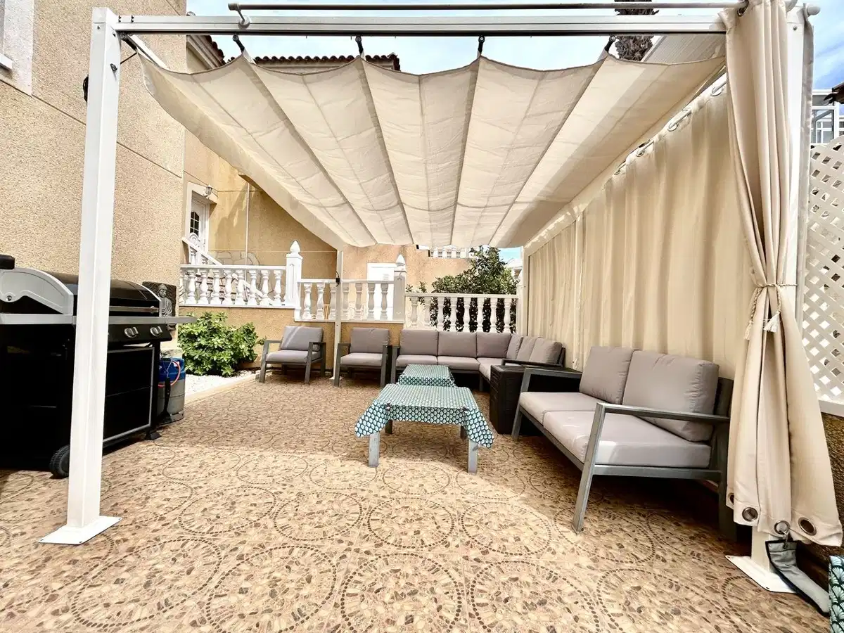 5 bedrooms, 4 bathrooms Villa in Villamartin thumb 4