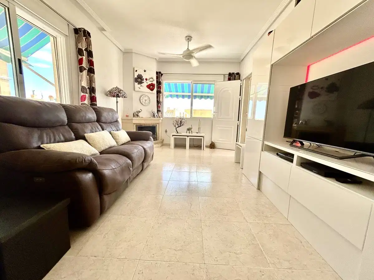 5 bedrooms, 4 bathrooms Villa in Villamartin thumb 8