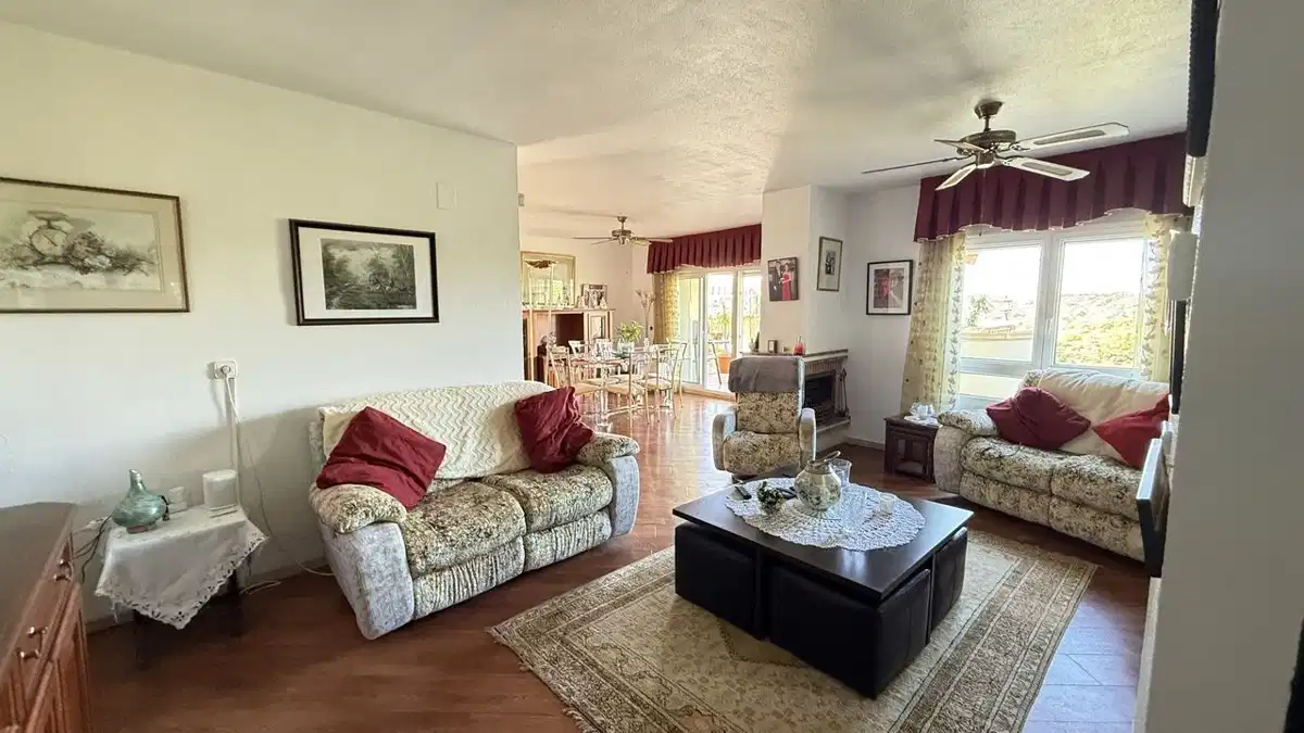 5 bedrooms, 4 bathrooms Villa in Villamartin thumb 14