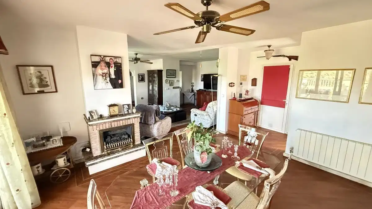 5 bedrooms, 4 bathrooms Villa in Villamartin thumb 16