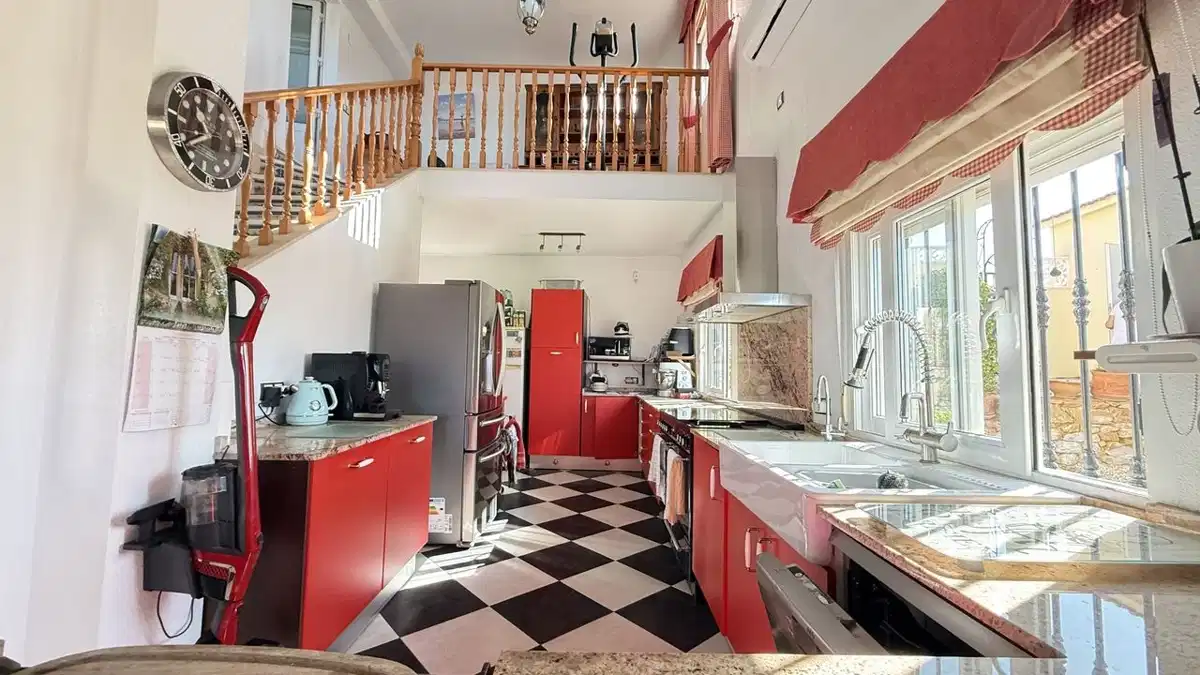 5 bedrooms, 4 bathrooms Villa in Villamartin thumb 6
