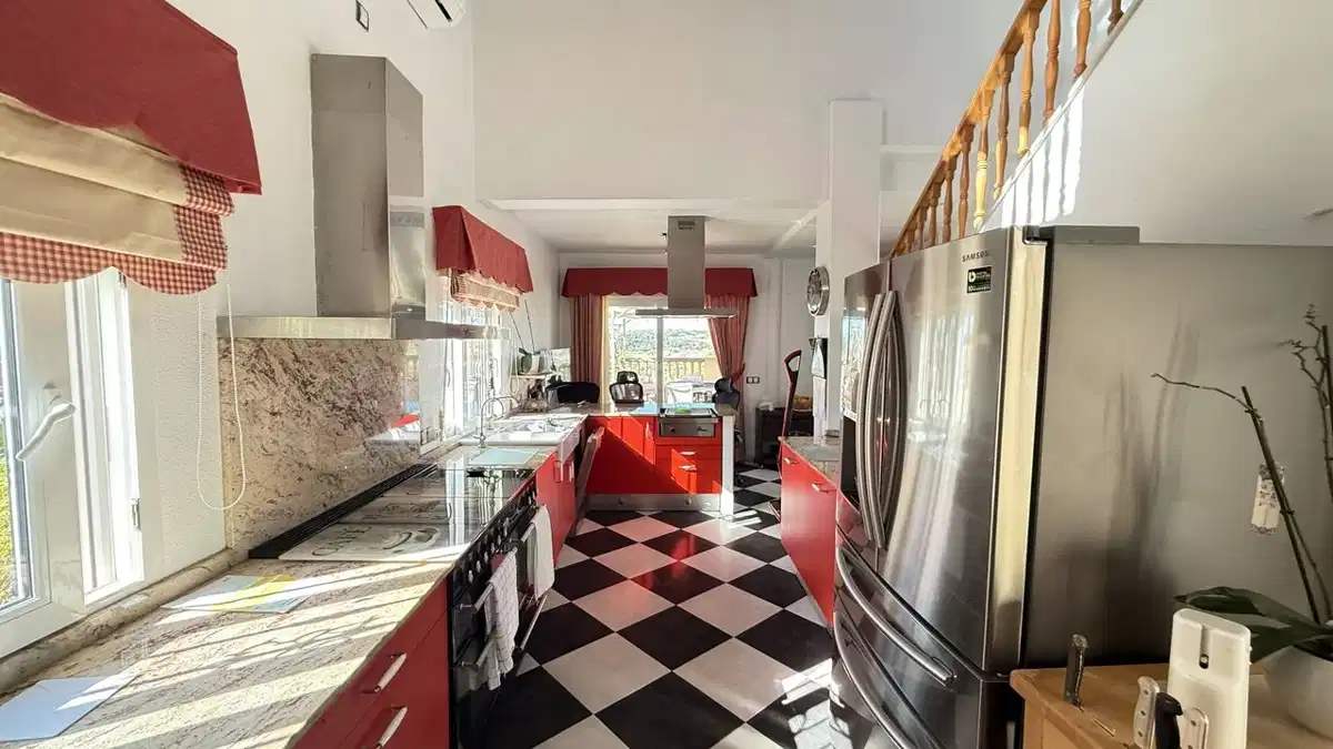 5 bedrooms, 4 bathrooms Villa in Villamartin thumb 7