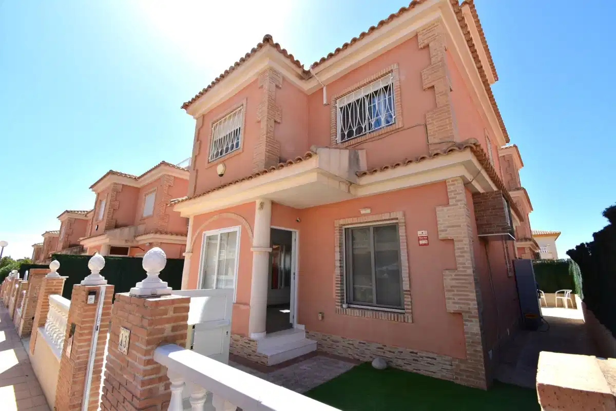 3 bedrooms, 2 bathrooms Villa in Playa Flamenca