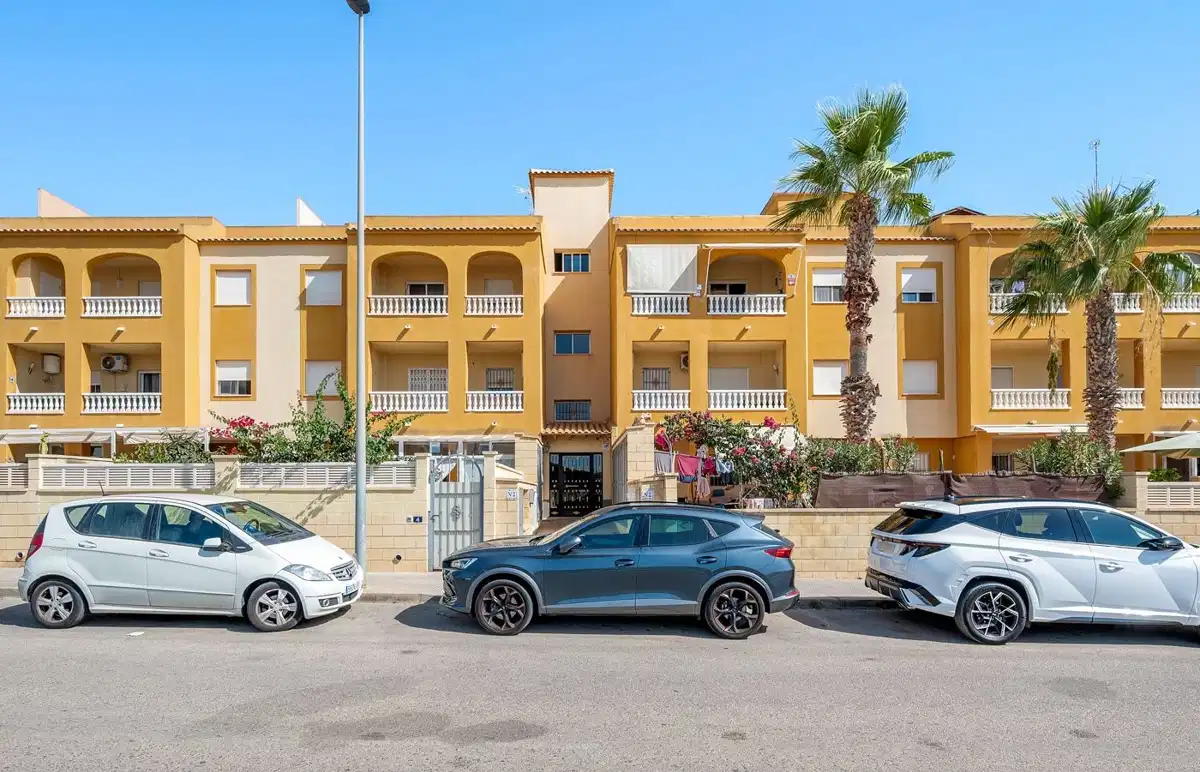 3 bedrooms, 2 bathrooms Apartment in Orihuela Costa thumb 2