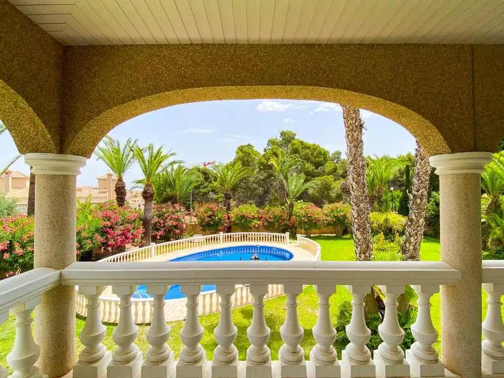 7 bedrooms, 5 bathrooms Villa in Villamartin thumb 12