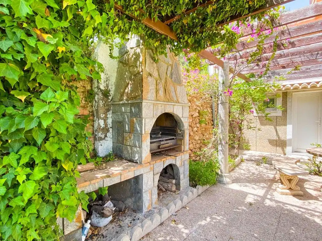 7 bedrooms, 5 bathrooms Villa in Villamartin thumb 2