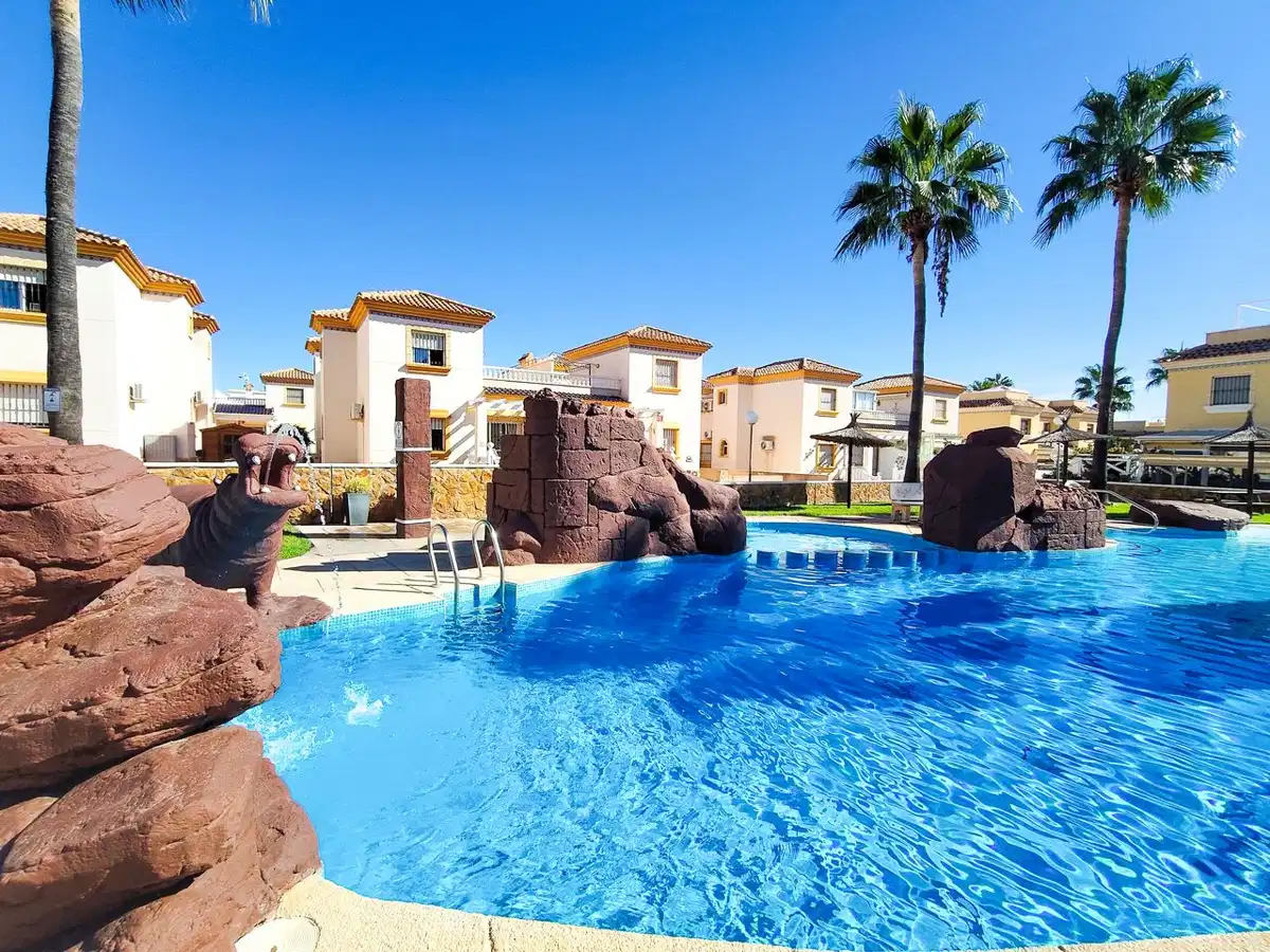 2 bedrooms, 2 bathrooms Apartment in Villamartin thumb 2