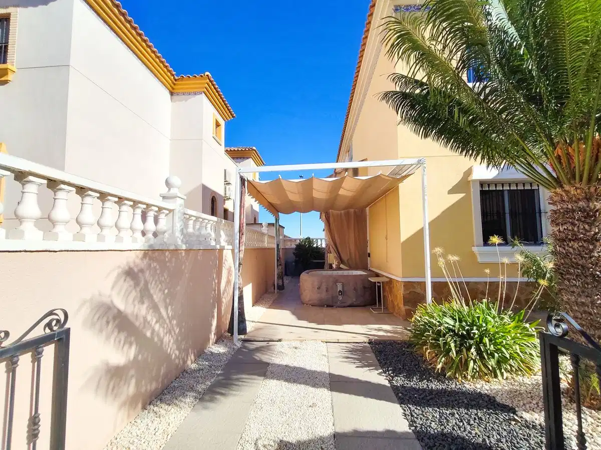 2 bedrooms, 2 bathrooms Apartment in Villamartin thumb 4