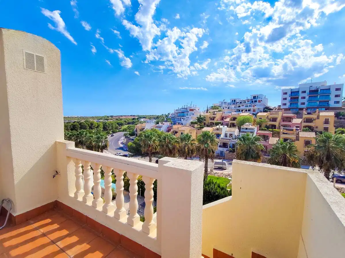 3 bedrooms, 2 bathrooms Villa in Villamartin thumb 3