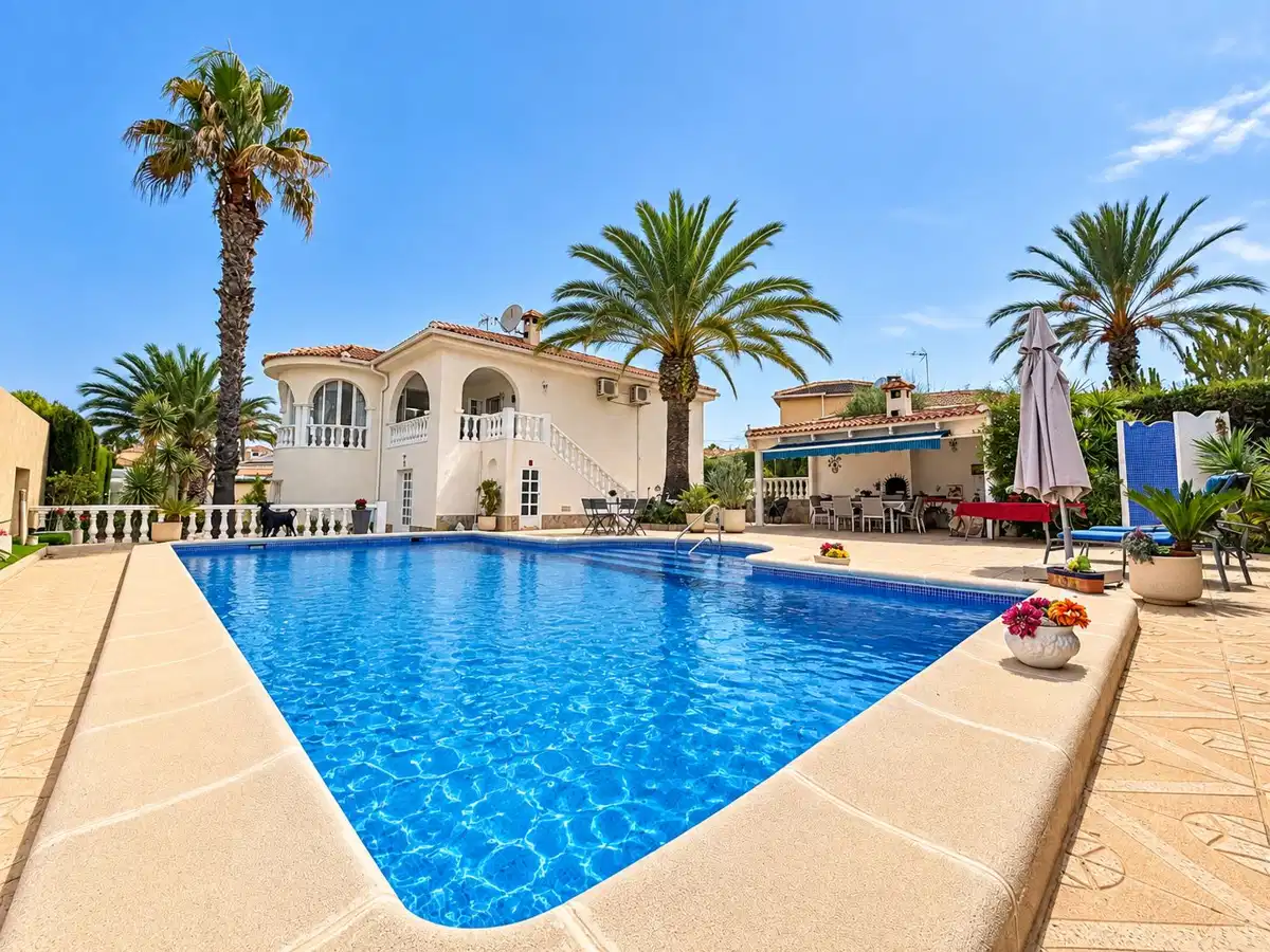 5 bedrooms, 3 bathrooms Villa in Ciudad Quesada
