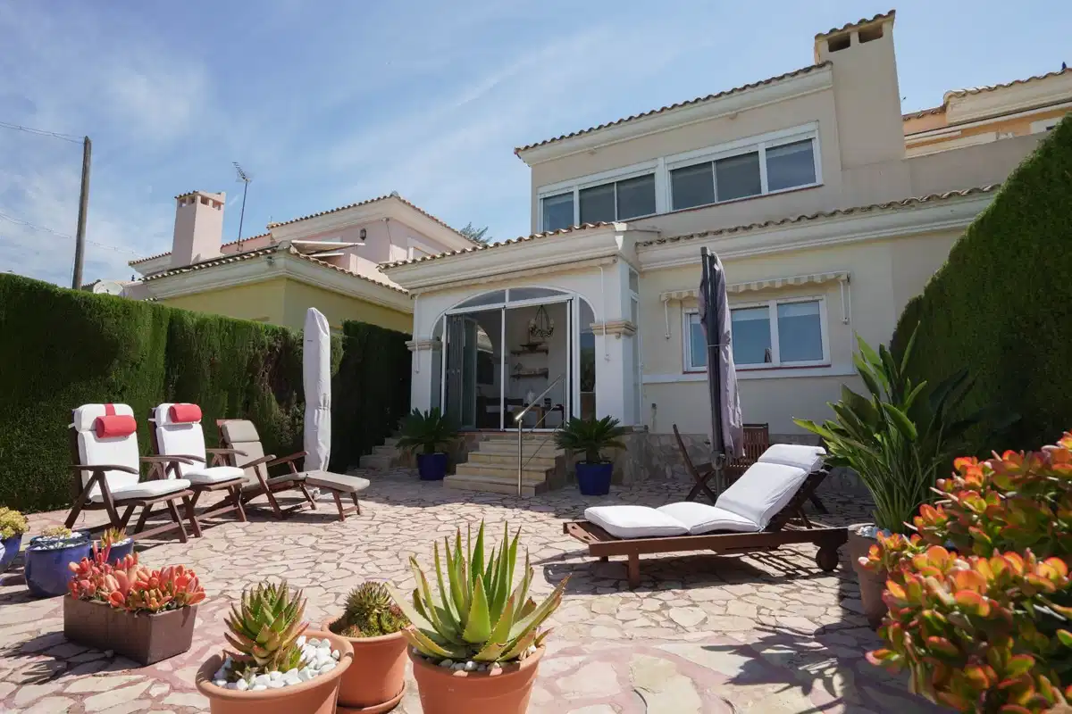 3 bedrooms, 2 bathrooms House in Bonalba