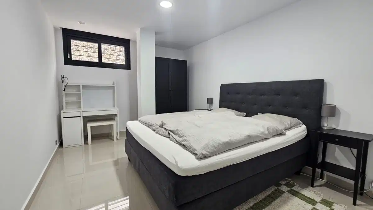 6 bedrooms, 4 bathrooms Villa in Villamartin thumb 12