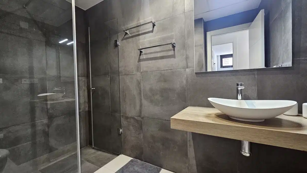 6 bedrooms, 4 bathrooms Villa in Villamartin thumb 13