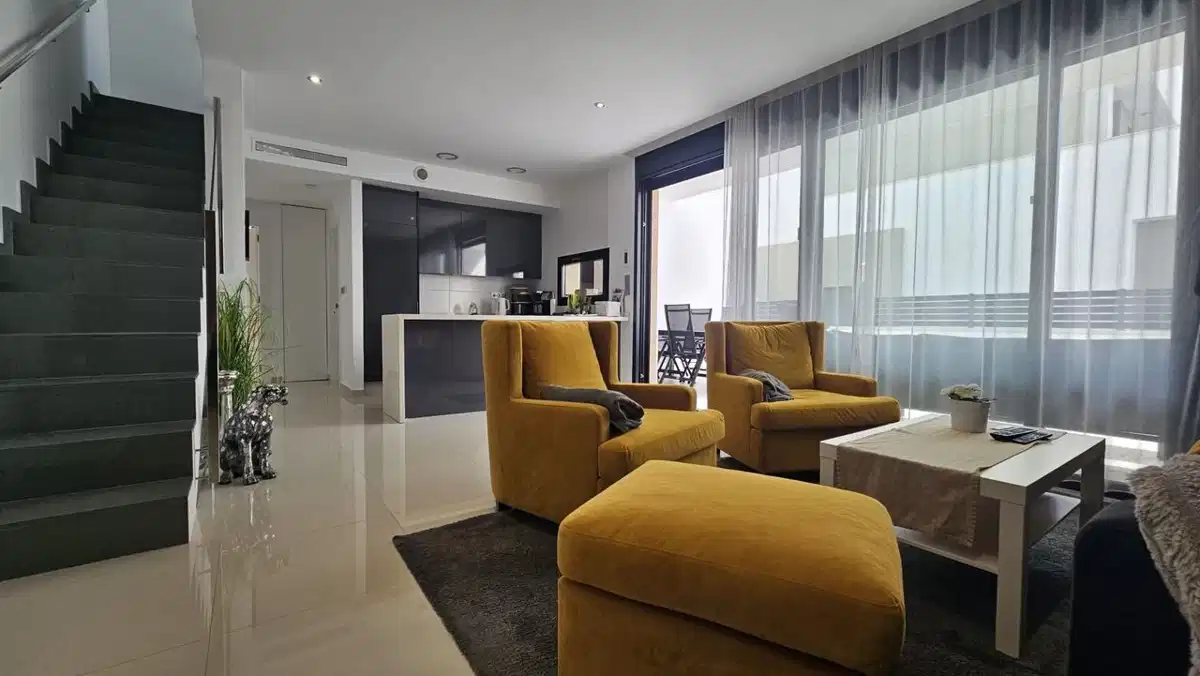 6 bedrooms, 4 bathrooms Villa in Villamartin thumb 4