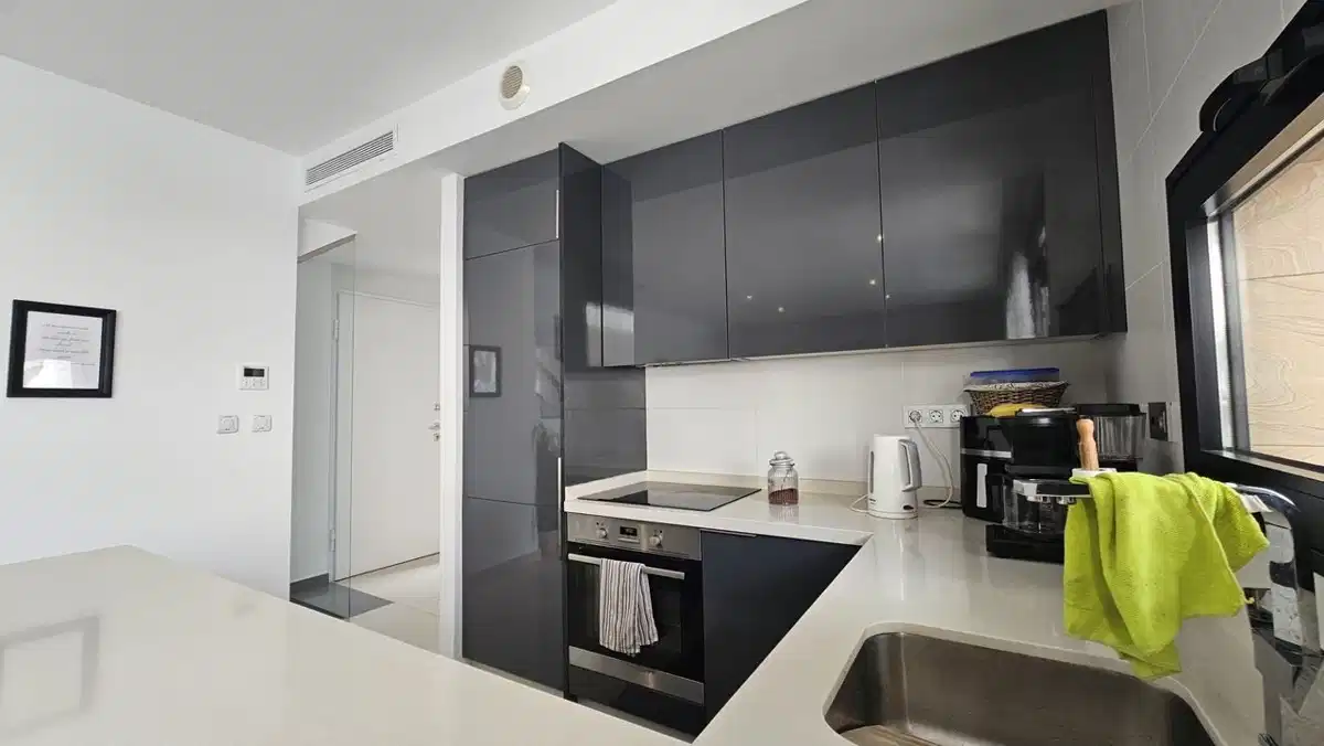 6 bedrooms, 4 bathrooms Villa in Villamartin thumb 6