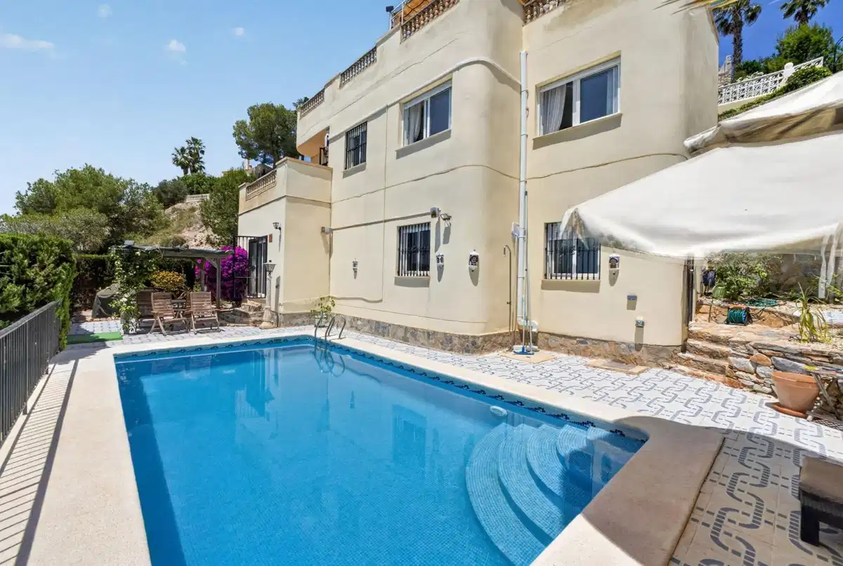5 bedrooms, 5 bathrooms Villa in Orihuela Costa