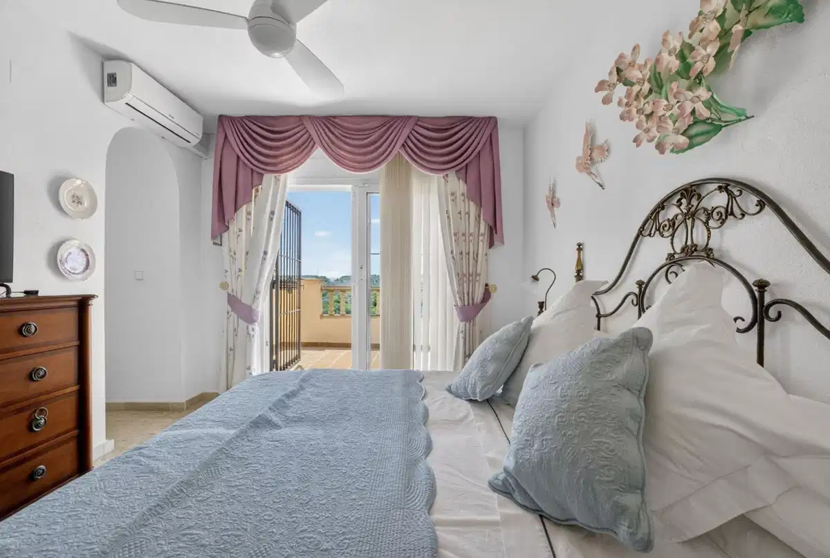 5 bedrooms, 5 bathrooms Villa in Orihuela Costa thumb 9