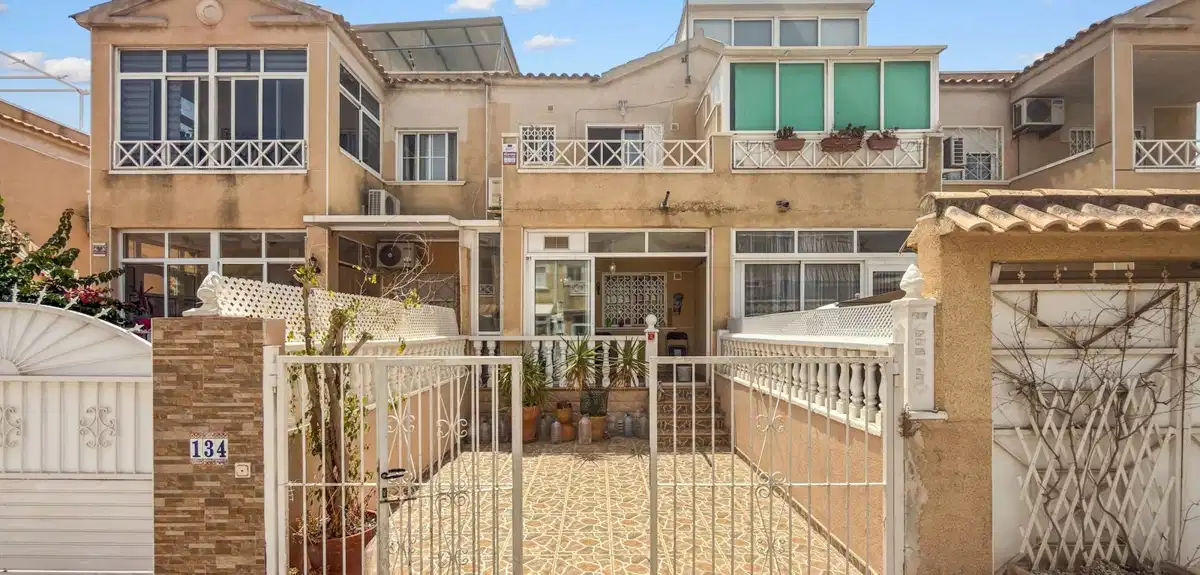 2 bedrooms, 1 bathrooms Townhouse in Torrevieja