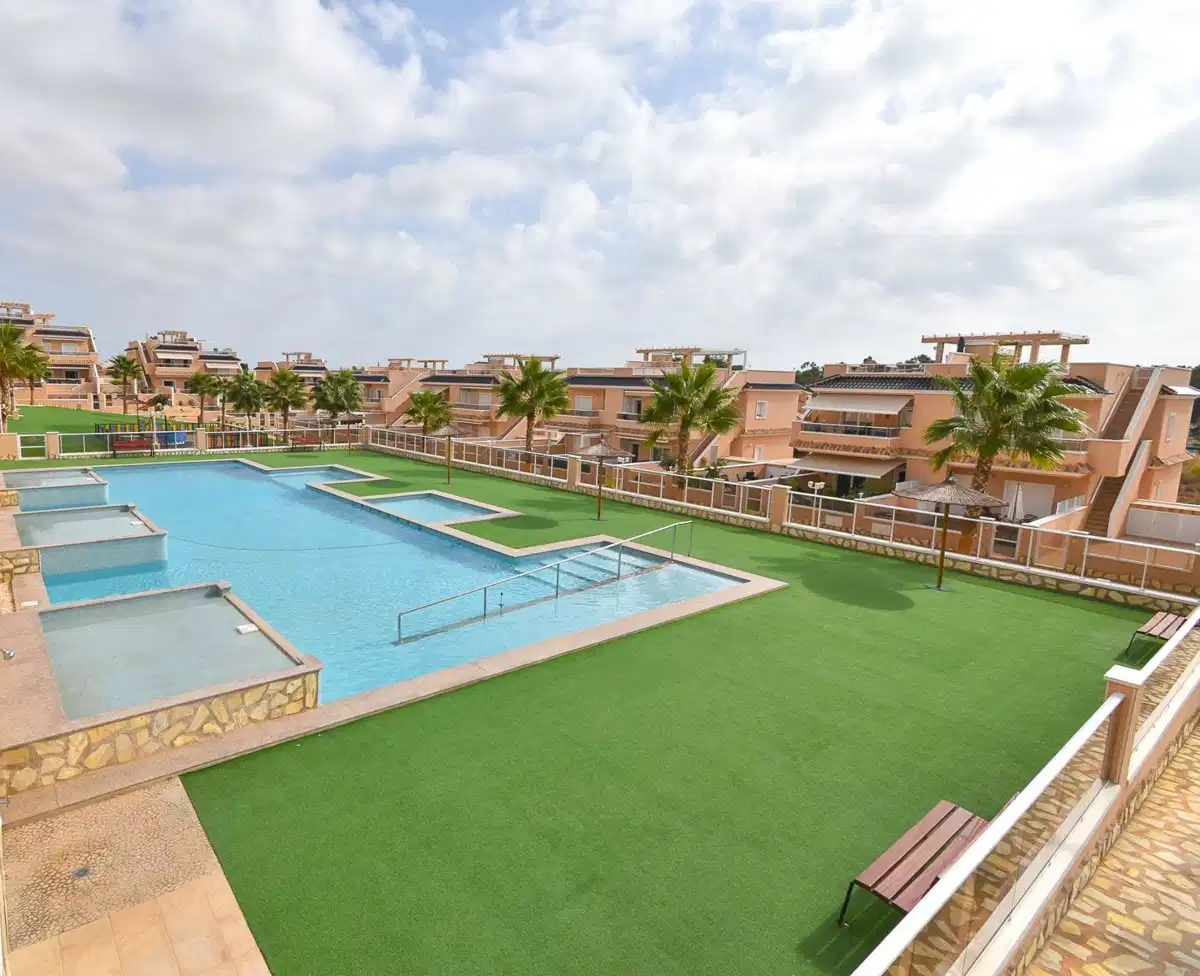2 bedrooms, 2 bathrooms Penthouse in Punta Prima thumb 16