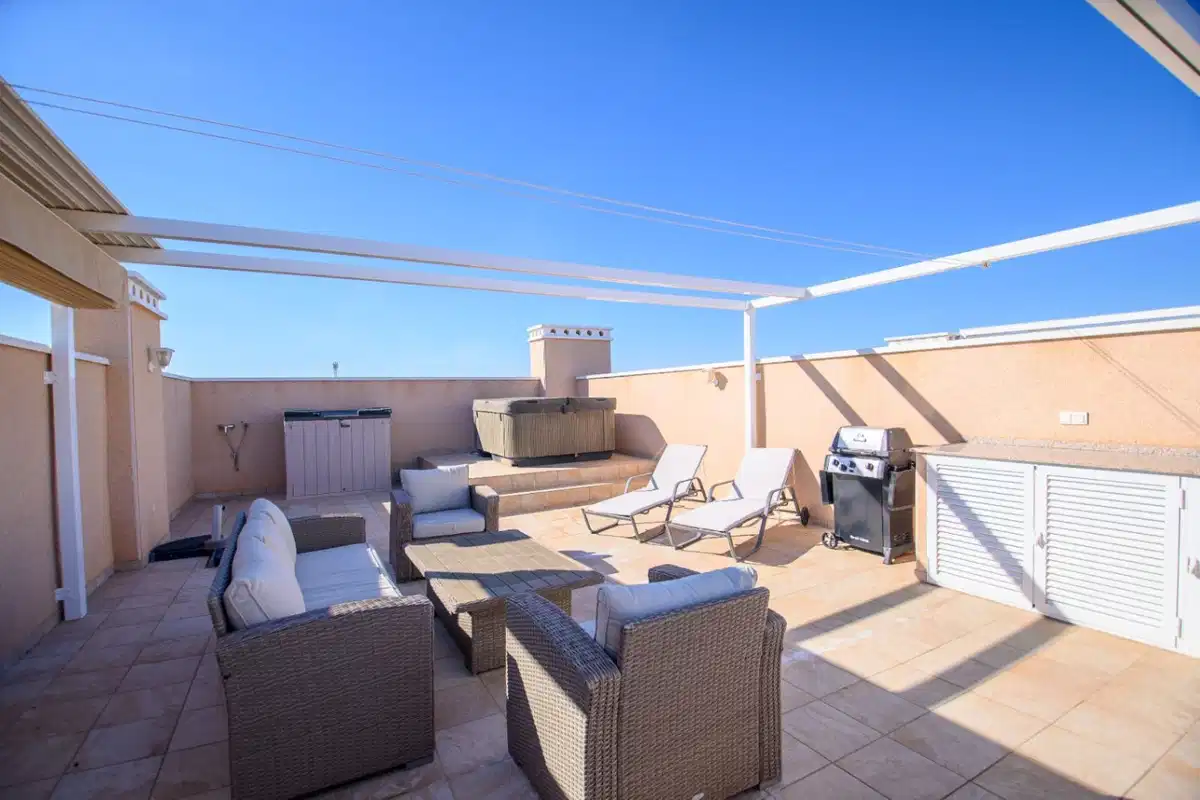 2 bedrooms, 2 bathrooms Penthouse in Punta Prima thumb 2