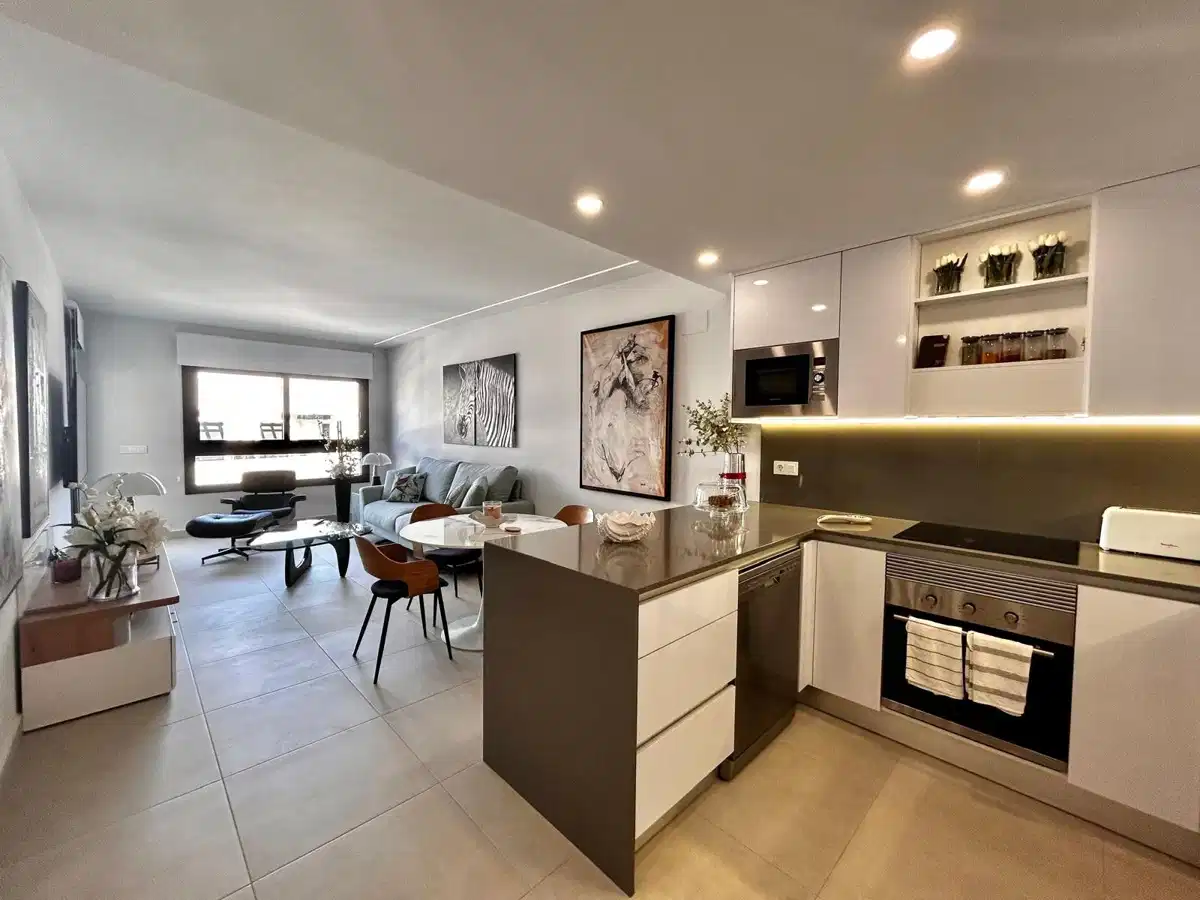 3 bedrooms, 2 bathrooms Penthouse in Villamartin thumb 6