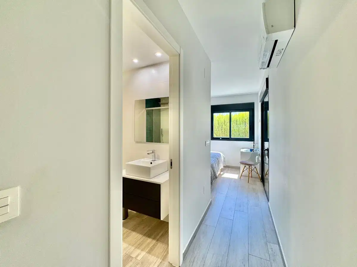 2 bedrooms, 2 bathrooms Apartment in Villamartin thumb 3