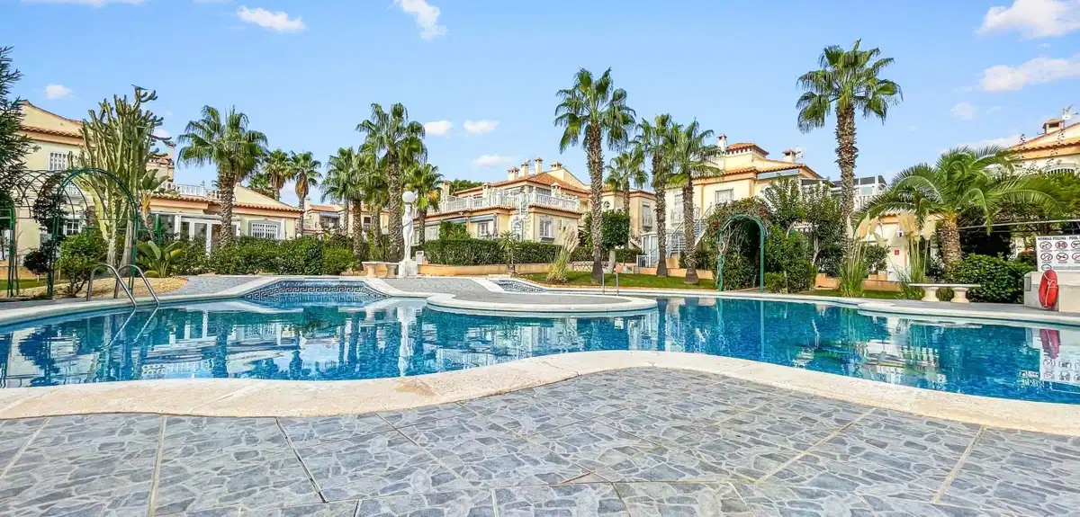 2 bedrooms, 1 bathrooms Apartment in Orihuela Costa thumb 2