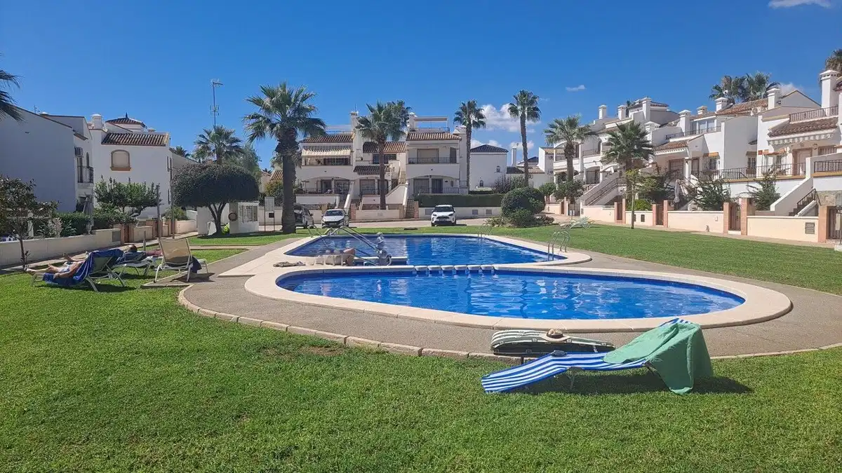 2 bedrooms, 1 bathrooms Townhouse in Orihuela Costa thumb 2