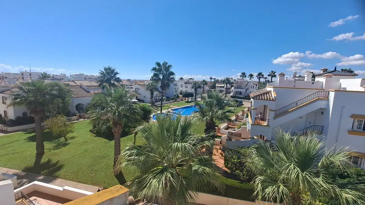 2 bedrooms, 1 bathrooms Townhouse in Orihuela Costa thumb 3