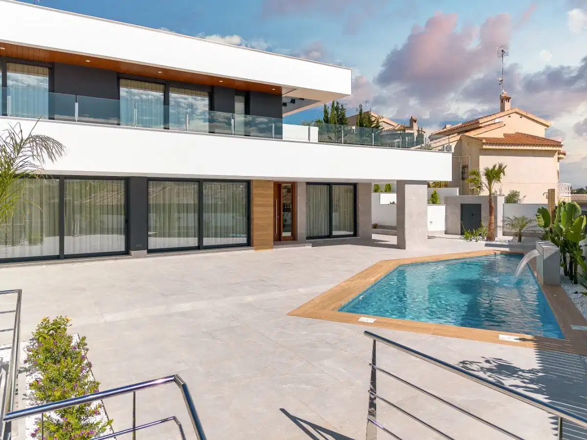 4 bedrooms, 4 bathrooms Villa in Rojales