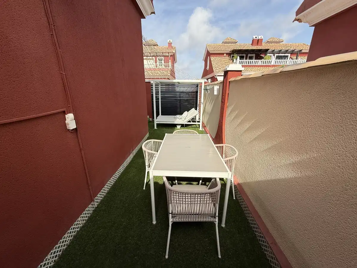 3 bedrooms, 2 bathrooms House in Villamartin thumb 10