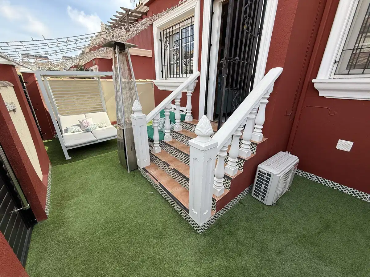 3 bedrooms, 2 bathrooms House in Villamartin thumb 11